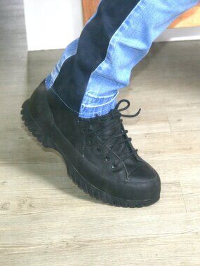 Black leather platform Converse